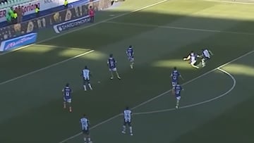 Sólo Gareca no se da cuenta que Barticciotto debe estar en la Roja: doblete y enganche magistral