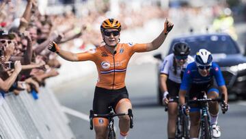 Amy Pieters cruza la línea de meta en el Campeonato Europeo.