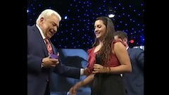 Don Francisco sorprende a Paula Carrasco, la pareja de Gabriel Boric: “Le tengo un regalo”