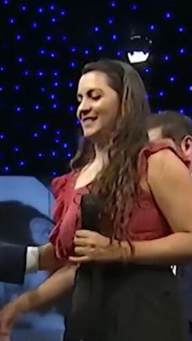 Don Francisco sorprende a Paula Carrasco, la pareja de Gabriel Boric: “Le tengo un regalo”