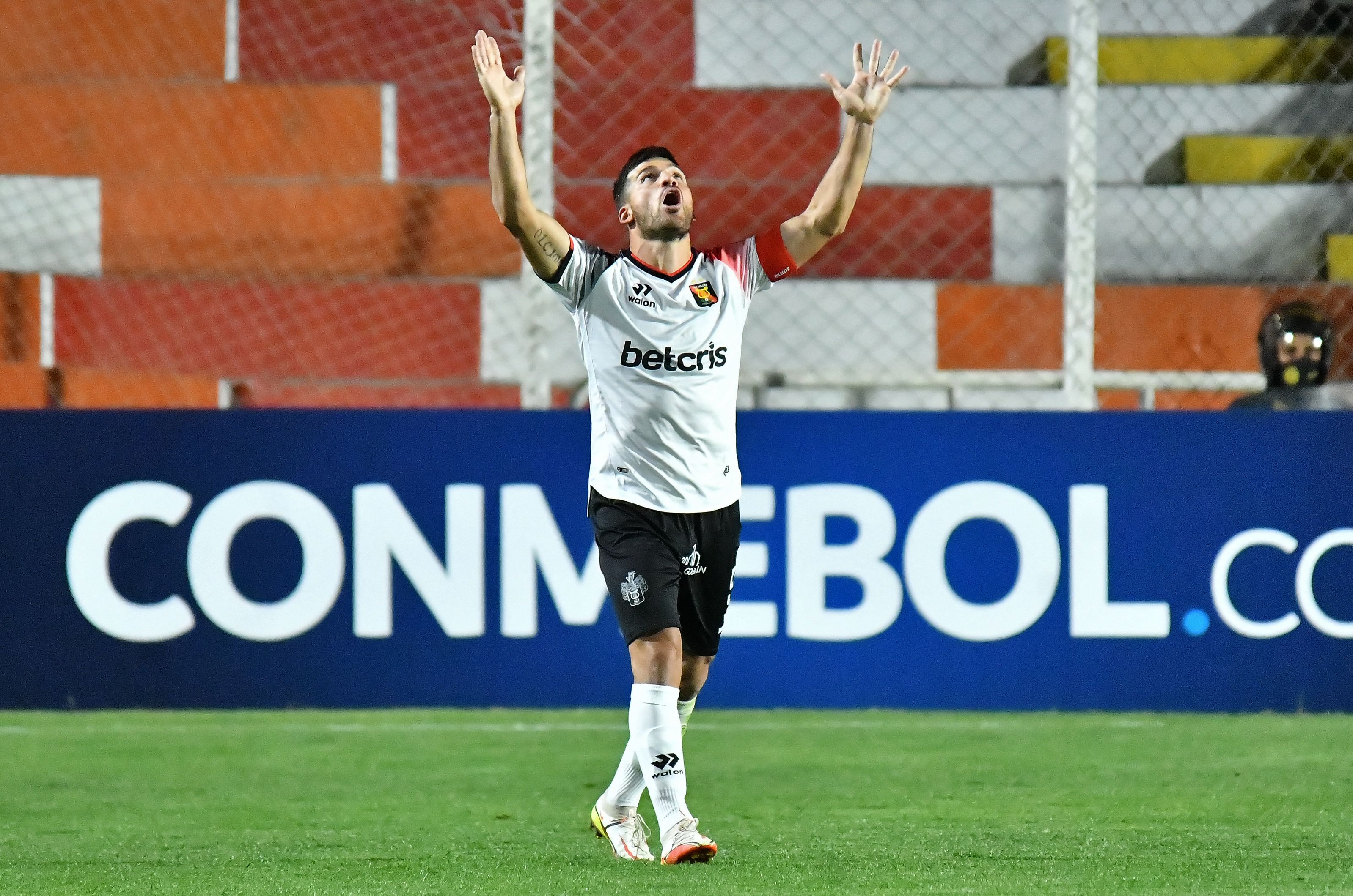 Cuesta, convencido: “Vamos por los 90 minutos en Quito”