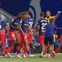 Simeone presume de fondo de armario