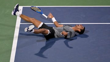 Alexei Popyrin celebra su éxito en Canadá.