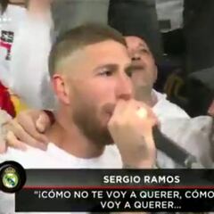 Oh capitán, mi capitán: Ramos, micro en mano a tope con la grada