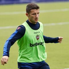 Bardhi se apunta al Bernabéu