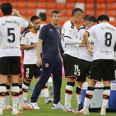 Paulista: "No sé qué pasa, si los árbitros tienen algo contra el Valencia"