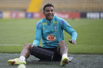 La Selección de Brasil realizó su primer entrenamientos en el estadio Metropolitano de Techo en Bogotá antes de viajar a Venezuela.