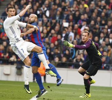 Salida de Ter Stegen ante Cristiano Ronaldo.