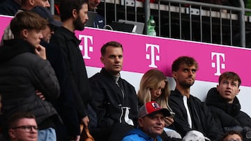 Munich (Germany), 23/09/2023.- Munich's goalkeeper Manuel Neuer sits in the stands during the German Bundesliga soccer match between FC Bayern Munich and VfL Bochum in Munich, Germany, 23 September 2023. (Alemania) EFE/EPA/ANNA SZILAGYI CONDITIONS - ATTENTION: The DFL regulations prohibit any use of photographs as image sequences and/or quasi-video.
