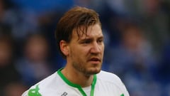 Wolfsburg part ways with Bendtner