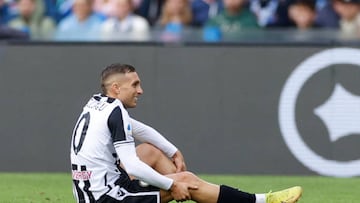 NAPLES, ITALY - NOVEMBER 12: Gerard Deulofeu of Udinese Calcio injured during the Serie A match between SSC Napoli and Udinese Calcio at Stadio Diego Armando Maradona on November 12, 2022 in Naples, Italy. (Photo by Matteo Ciambelli/DeFodi Images via Getty Images)