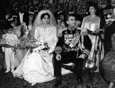 Farah Diba, la última Emperatriz de Persia que comía con leprosos y fascinó al mismísimo Andy Warhol y a Jackie Kennedy