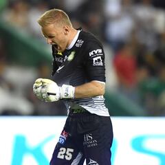 León le roba el triunfo a Lobos y aplaza su salvación