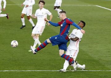 Vinicius brings down Clerc, penalty awarded by VAR