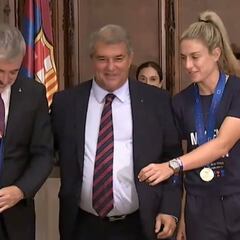 El alcalde de Barcelona rectifica: “Mis disculpas a Alexia”