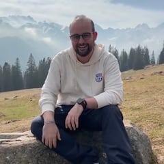 Víctor Ballesteros, profesor de filosofía: “No existe secreto de la felicidad, es mejor llevar una vida auténtica”