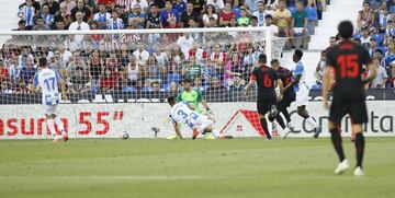 El jugador del Atlético de Madrid, Vitolo, marca el 0-1 al Leganés. 