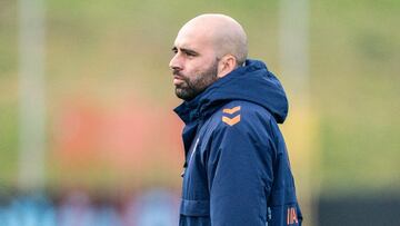 El técnico Claudio Giráldez, durante un entrenamiento del Celta.