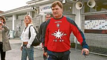 <b>A REACCIONAR. </b>Camacho aún no ha podido ser el revulsivo rojillo tras perder con Sporting y Betis.