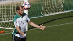 El Betis busca una salida a Zozulya bajo las discrepancias