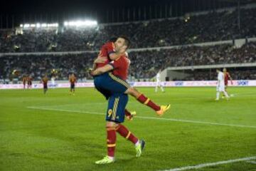 Alegria por el gol 0-2 de Negredo