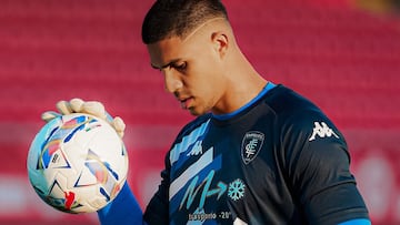 Devis Vásquez regresa al Milán con futuro incierto
