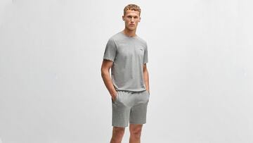 Pantalón corto en color gris disponible en Amazon.