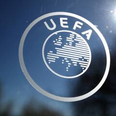 El jefe médico de UEFA ve "complicado" acabar Champions y Europa League