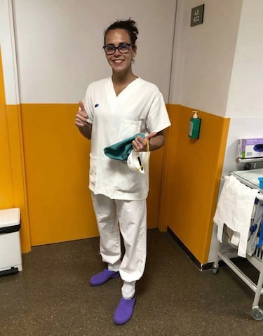 El confinamiento de la waterpolista Olga Doménech duró una semana. El tiempo necesario para dejarlo "todo en orden" y ver que podía "ayudar más en un hospital que estando en casa". Desde el 23 de marzo ejerce de enfermera en el Hospital Parc Taulí de Sabadell en una de las plantas destinadas a pacientes enfermos por el coronavirus.  