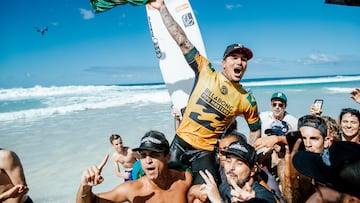 Gabriel Medina of Brazil won the world title in Heat 1 of the Semifinals at the Billabong Pipe Masters at Pipeline, Oahu, Hawaii.