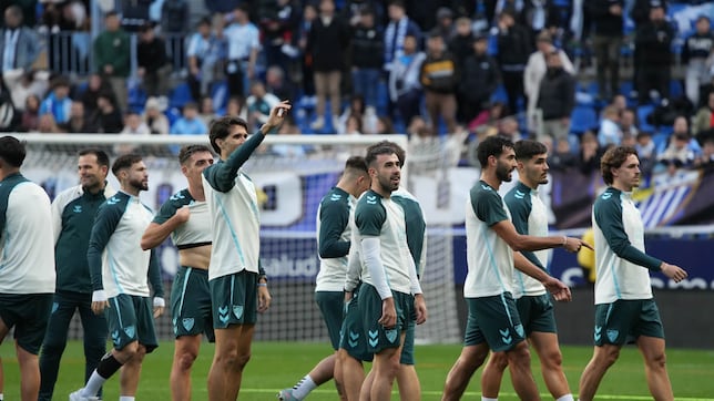 El Málaga regresa y La Rosaleda se llena de ilusión con 9.000 aficionados
