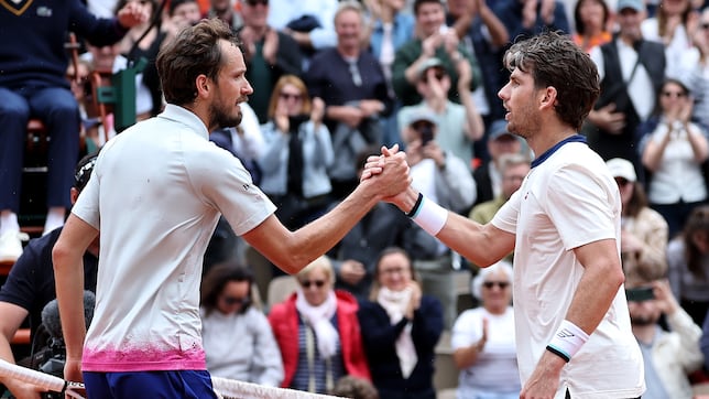 Vuelve el desencuentro de Medvedev con París: sexta derrota en primera ronda