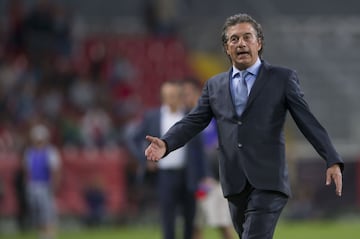 Rubén Omar Romano ostenta un récord poco presumible de cuatro finales perdidas en el Fútbol Mexicano. Lleva 20 años como técnico y durante dicho periodo disputó dos finales dirigiendo a Monarcas y dos dirigiendo a Santos. Ha sido entrenador de equipos como Celaya, Tecos, Pachuca, Cruz Azul, Atlas, América, Puebla y Tijuana y hasta el momento no tiene título alguno en su palmarés.