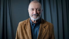 Pérez-Reverte estalla duramente contra la RAE y esta le responde: “Talibanes del todo vale”