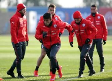 La primera jornada de la selección chilena en el Monasterio Celeste. Hoy se sumó Edson Puch y arribaron Gonzalo Jara y Miiko Albornoz.