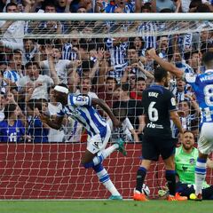 Sadiq se luce, el árbitro desquicia