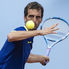 Albert Ramos avanza con paso firme