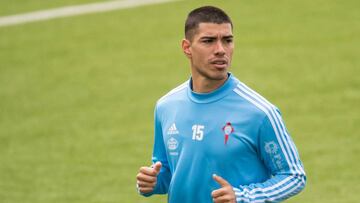 Lucas Olaza durante un entrenamiento con el Celta.