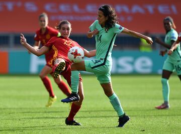 Mariona Caldentey junto a Dolores Silva. 