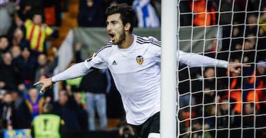 Barcelona sign André Gomes ahead of Real Madrid