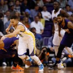 Los Warriors de Curry (26+9+9) destrozan otro récord histórico