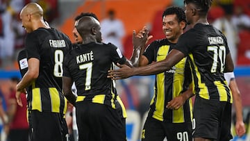 Jeddah (Saudi Arabia), 18/09/2023.- Al Ittihad player Romarinho (C-R) celebrates with Ngolo Kante (C-L) after scoring during the AFC Champions League Group C match between Al Ittihad and AGMK, in Jeddah, Saudi Arabia, 18 September 2023. (Liga de Campeones, Arabia Saudita) EFE/EPA/STR
