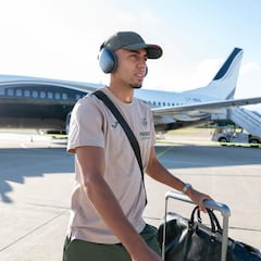 Oficial: Akhomach ficha por el Rayo