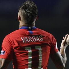 Eduardo Vargas acecha un récord continental de 72 años