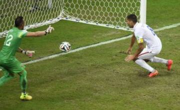 Clint Dempsey marcó el segundo de EE.UU. 2-1.