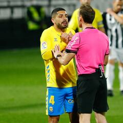 Álex Suárez, 50 partidos y una renovación pendiente