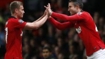 Giggs dice adi¨®s a Old Trafford con triunfo y doblete de Wilson
