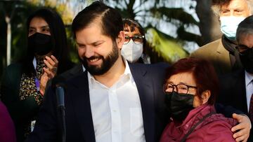 Santiago, 2 de Mayo 2022.
El Presidente de la Republica, Gabriel Boric Font, junto a los ministros de Hacienda, Mario Marcel y de Energia, Claudio Huepe, presentan el proyecto de Ley del Fondo de Estabilización de los precios del Petroleo y de un paquete de medidas energéticas para ayudar a las familias durante el invierno, con las cuentas de parafina, electricidad y gas licuado. Esto, en el marco de Chile Apoya, Plan de Invierno en Energía.
Lugar: Centro Cultural Casona Dubois. Calle Ayuntamiento #1650, Quinta Normal.
Contacto de Prensa: Beatriz Vallejos +56 9 7754 2170"
Javier Salvo/Aton Chile.