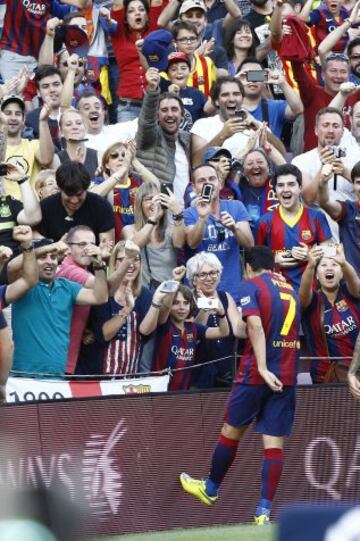 Pedro Rodríguez celebrando el gol que acaba de marcar, el segundo para el Barcelona