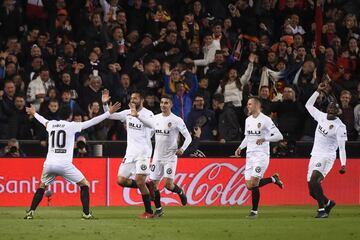 2-0. Ezequiel Garay celebró el segundo gol.